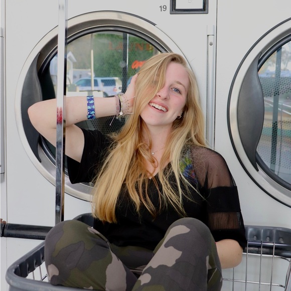 Meet your Posher, Eve - Picture 1 of 1